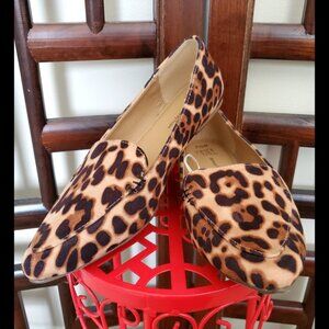 NWOT TIME AND TRU LEOPARD PRINT POINTED LOAFERS (Size 7.5 W)